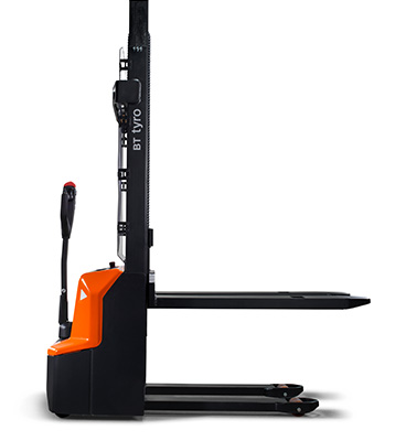 BT Tyro Hochhubwagen Seitenansicht